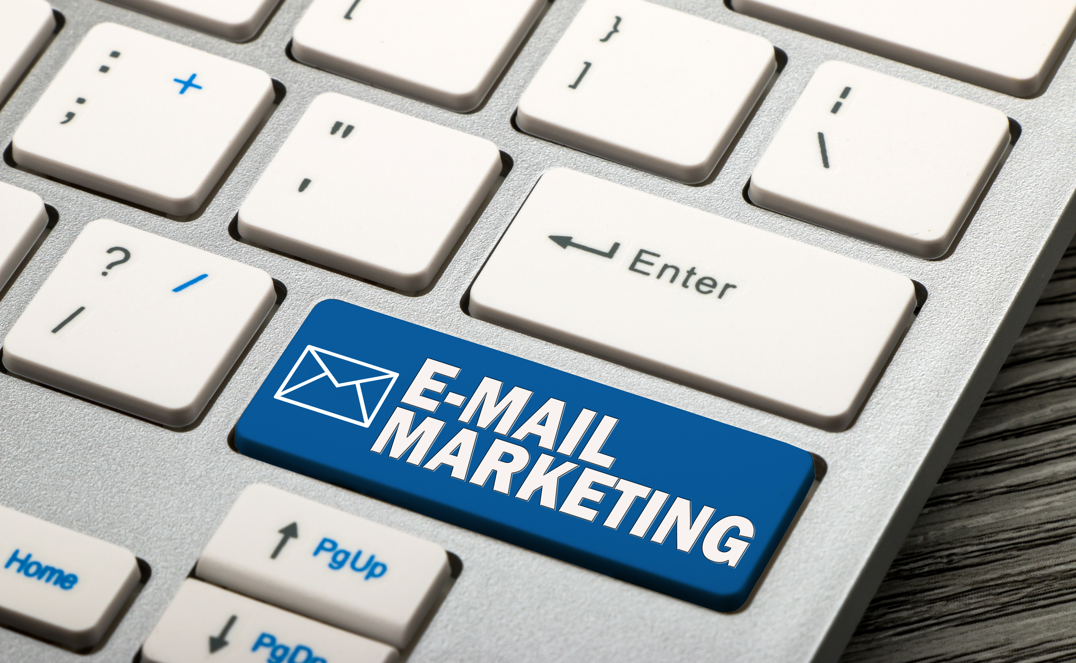 e-mail marketing button on keyboard